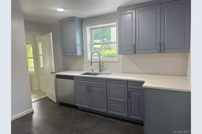 81 Carroll Street, Poughkeepsie, NY 12601 - Photo 3