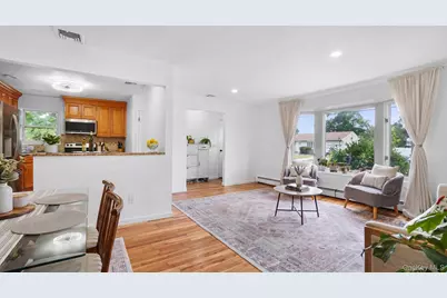 91 Mohawk Avenue, Deer Park, NY 11729 - Photo 5