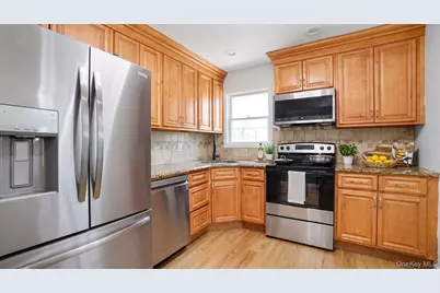 91 Mohawk Avenue, Deer Park, NY 11729 - Photo 7