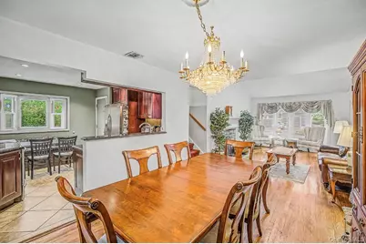 28 Greenvale Lane, Syosset, NY 11791 - Photo 11