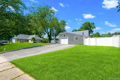 150 Serpentine Lane, Islandia, NY 11749 - Photo 19