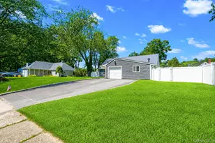 150 Serpentine Ln, Islandia, NY 11749 - Photo 19