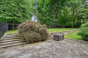 1800 Saw Mill River Rd, White Plains, NY 10607 - Photo 39