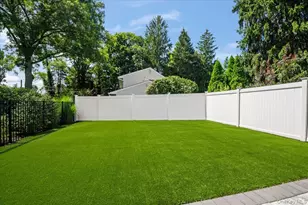 39 Marie Dr, Huntington, NY 11743 - Photo 29