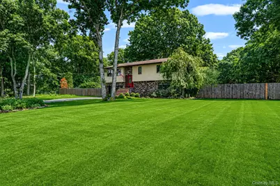 411 Robinson Avenue, Patchogue, NY 11772 - Photo 3