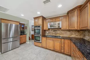 411 Robinson Ave, Patchogue, NY 11772 - Photo 11
