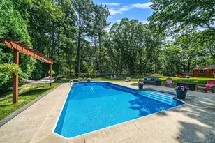 411 Robinson Ave, Patchogue, NY 11772 - Photo 39