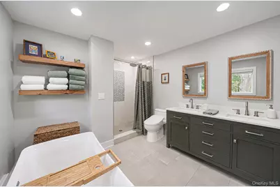 411 Robinson Avenue, Patchogue, NY 11772 - Photo 23