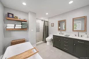 411 Robinson Ave, Patchogue, NY 11772 - Photo 23