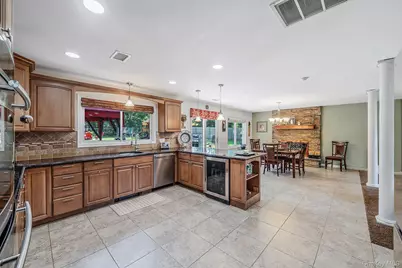 411 Robinson Avenue, Patchogue, NY 11772 - Photo 7