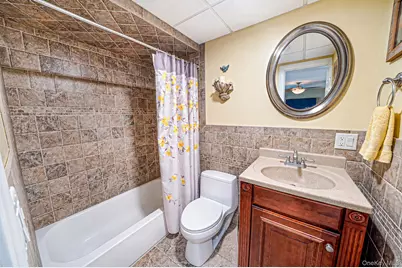 411 Robinson Avenue, Patchogue, NY 11772 - Photo 17