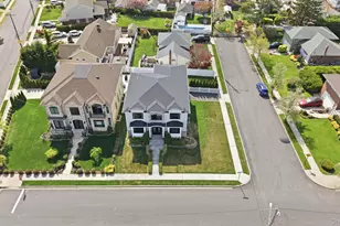 295 Dorchester Rd, Garden City, NY 11530 - Photo 37