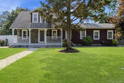 278 Ferndale Boulevard, Islip, NY 11751 - Photo 3