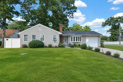 25 Putnam Avenue, West Babylon, NY 11704 - Photo 1