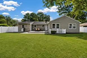25 Putnam Ave, West Babylon, NY 11704 - Photo 17
