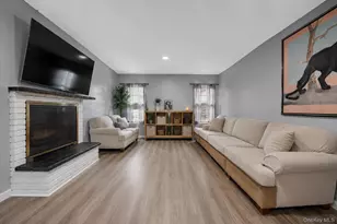 25 Putnam Ave, West Babylon, NY 11704 - Photo 5