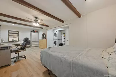 66 N Emerson Avenue, Copiague, NY 11726 - Photo 11