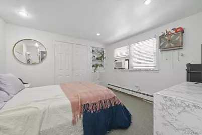 66 N Emerson Avenue, Copiague, NY 11726 - Photo 17