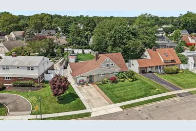 170 Tardy Lane S, Wantagh, NY 11793 - Photo 37