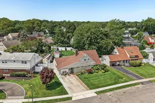170 Tardy Ln S, Wantagh, NY 11793 - Photo 37