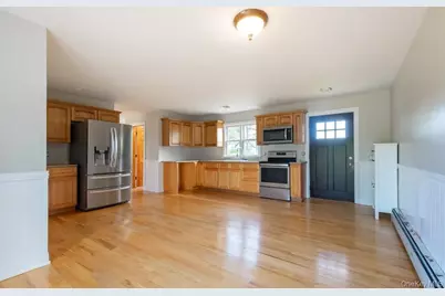300 S Snedecor Avenue, Bayport, NY 11705 - Photo 7