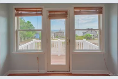 300 S Snedecor Avenue, Bayport, NY 11705 - Photo 17