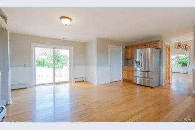 300 S Snedecor Avenue, Bayport, NY 11705 - Photo 9