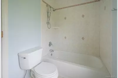 300 S Snedecor Avenue, Bayport, NY 11705 - Photo 19