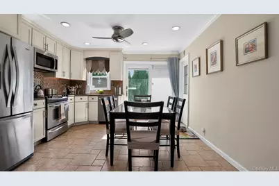 70 S 5th Street, Bethpage, NY 11714 - Photo 11