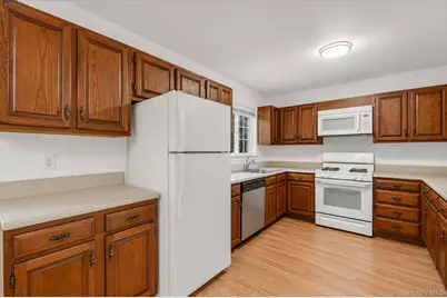 8 Swezey Lane, Middle Island, NY 11953 - Photo 5