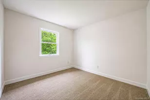 8 Swezey Ln, Middle Island, NY 11953 - Photo 27