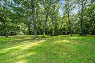 8 Swezey Ln, Middle Island, NY 11953 - Photo 35
