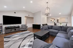 19 Pennaquid Rd, Coram, NY 11727 - Photo 5