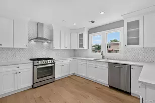 851 W Bay Dr, West Islip, NY 11795 - Photo 13
