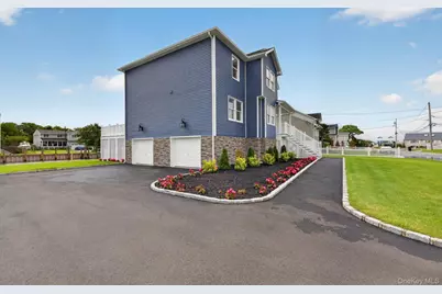 851 W Bay Drive, West Islip, NY 11795 - Photo 45