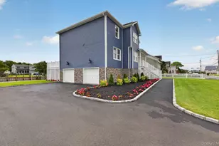 851 W Bay Dr, West Islip, NY 11795 - Photo 45