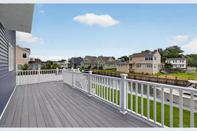 851 W Bay Drive, West Islip, NY 11795 - Photo 41