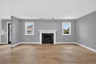 851 W Bay Dr, West Islip, NY 11795 - Photo 17