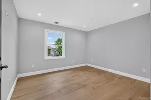 851 W Bay Dr, West Islip, NY 11795 - Photo 35