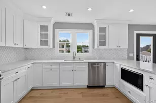 851 W Bay Dr, West Islip, NY 11795 - Photo 11