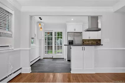 135 N Wantagh Avenue, Levittown, NY 11756 - Photo 7