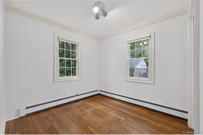 135 N Wantagh Avenue, Levittown, NY 11756 - Photo 19