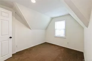 11 Deauville Pkwy, Lindenhurst, NY 11757 - Photo 27