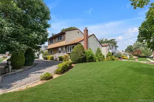 2739 Oak Dr, Bellmore, NY 11710 - Photo 25