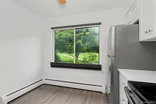 42 Coachlight Square, Montrose, NY 10548 - Photo 11