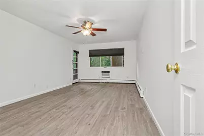42 Coachlight Square, Montrose, NY 10548 - Photo 5