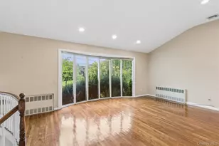 1939 Leonard Ln, Merrick, NY 11566 - Photo 7