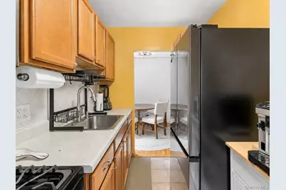 196-29 69th Ave #1st Fl, Fresh Meadows, NY 11365 - Photo 7