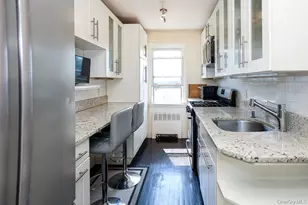 71-11 252nd St, Bellerose, NY 11426 - Photo 9