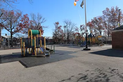 71-11 252 Street #195B, Bellerose, NY 11426 - Photo 23